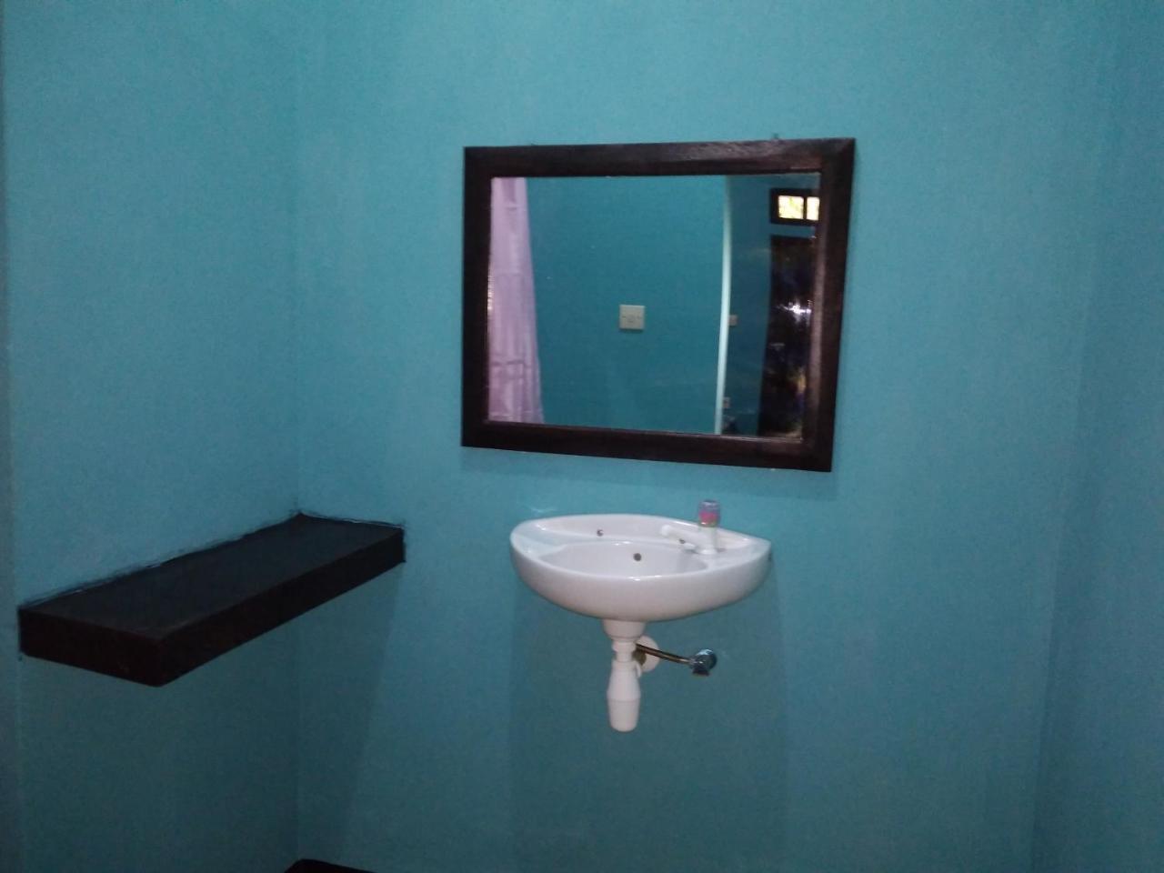 Breeze Hostel Kuta  Exterior photo